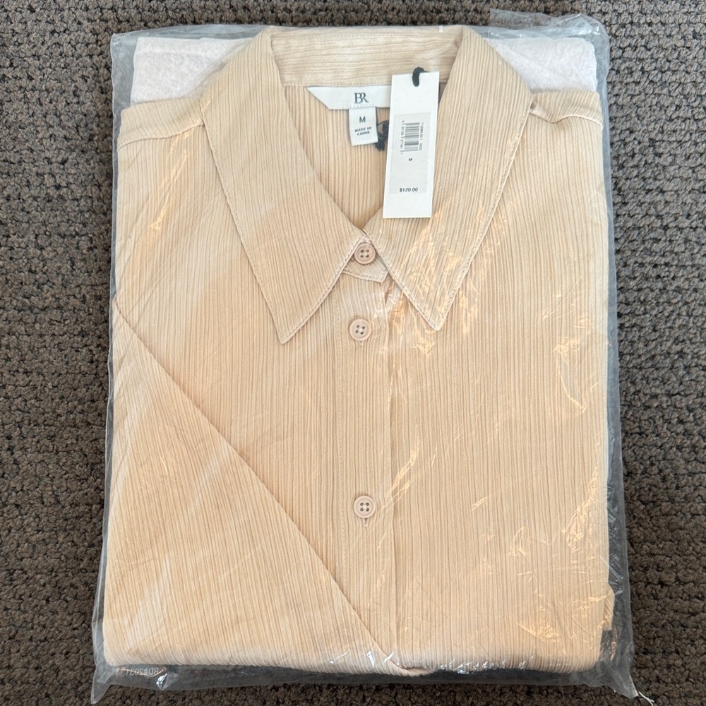 Banana Republic Crinkled Asymmetrical Light Tan Collared Button Up Shirt